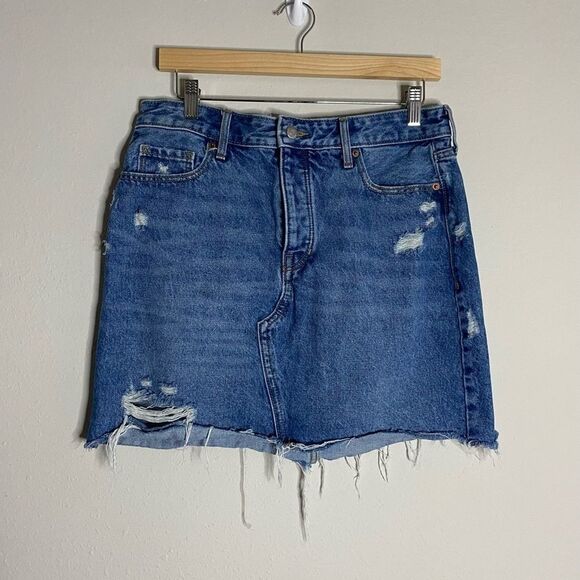 Old Navy Highest Rise Distressed Jean Skirt Size 8 - Picture 1 of 8